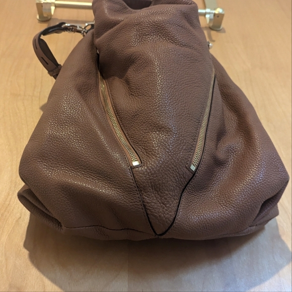 Rebecca Minkoff pebbled supple leather moto hobo shoulder/crossbody bag - Picture 4 of 10